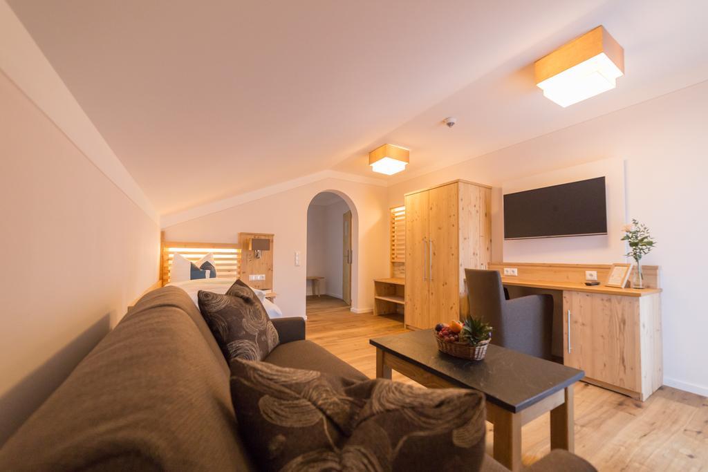 Hotel Christine Eisenberg  Extérieur photo